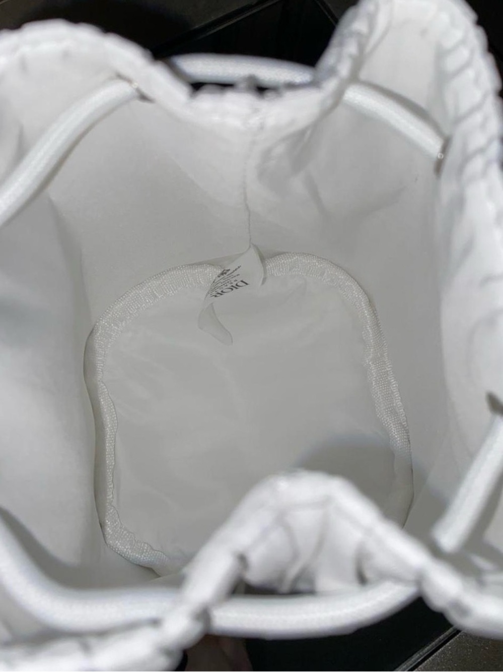 Dior GWP✨🤍⭐️White Pleated Drawstring Bucket/Cosmetic Pouch - Picture 2 of 4